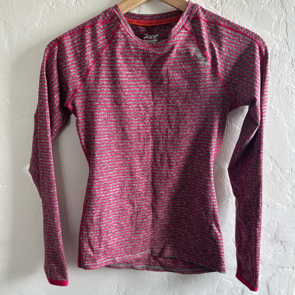 Athletic shirt size xs never worn